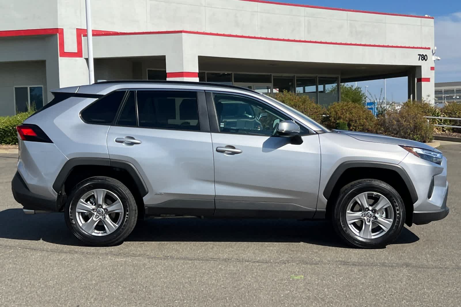 Certified 2024 Toyota RAV4 LE AWD/4WD image 6
