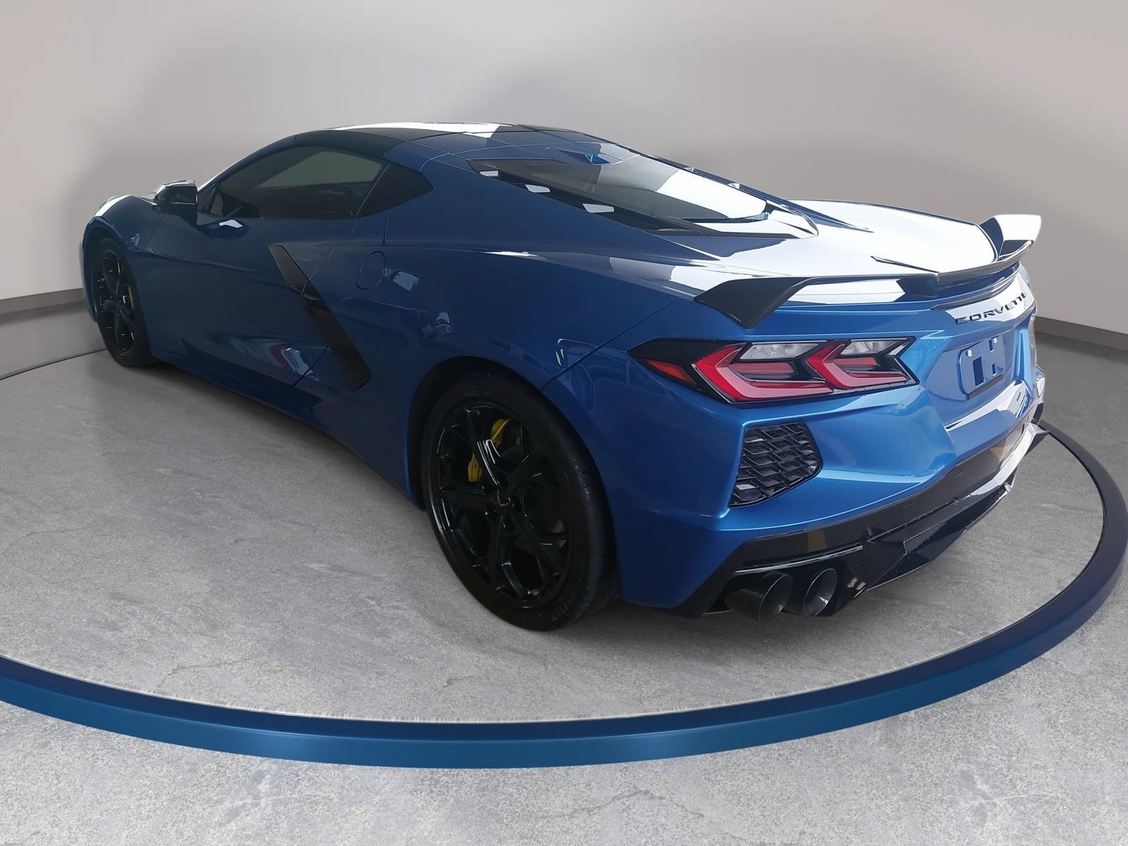 Used 2022 Chevrolet Corvette Stingray Preferred Cpe w/ Z51 Performance Package RWD image 7