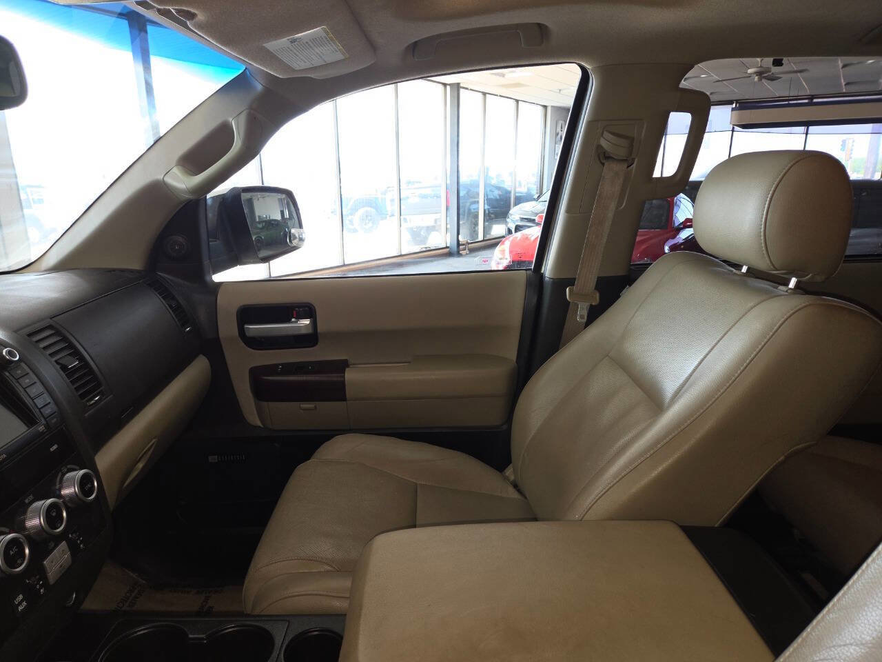 Used 2011 Toyota Sequoia Platinum AWD/4WD image 16