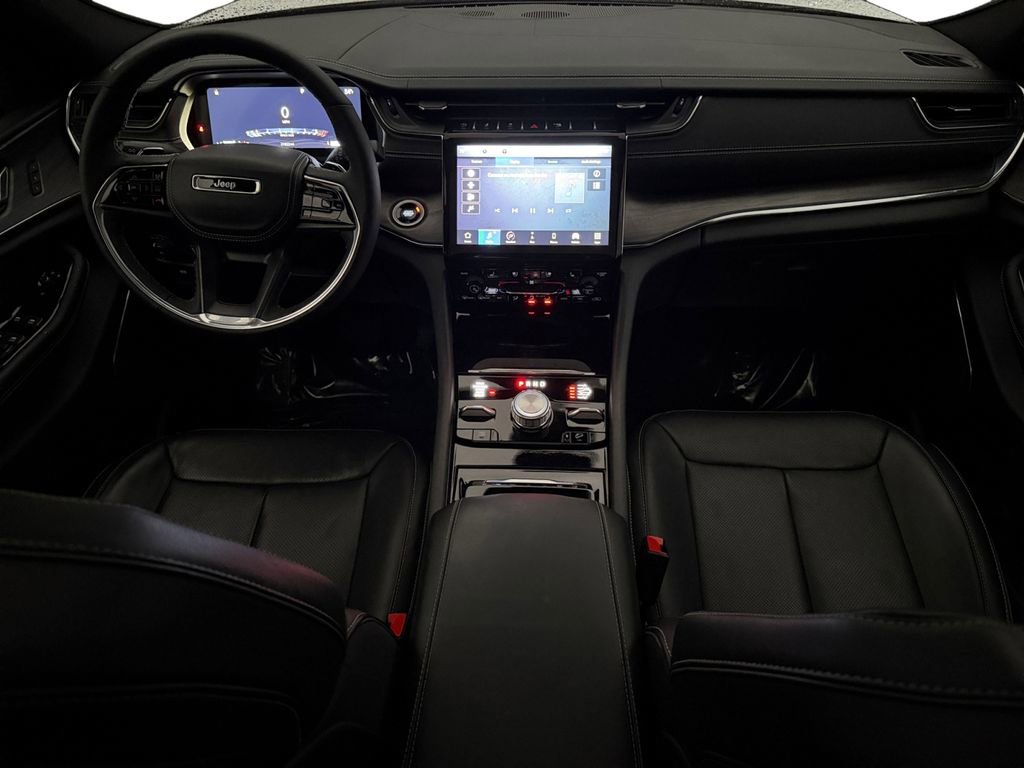 Used 2024 Jeep Grand Cherokee Overland image 10