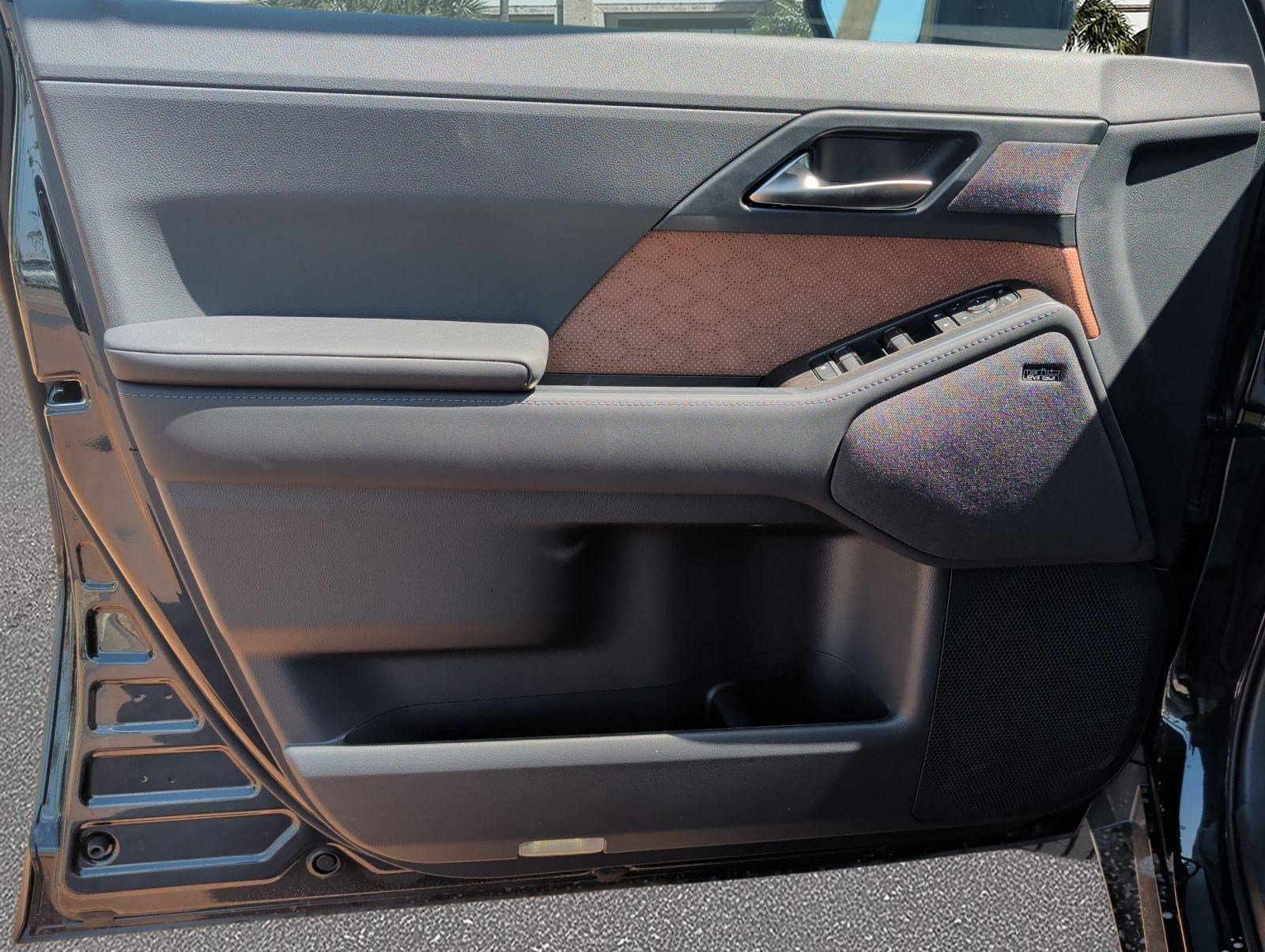 Certified 2026 Lexus GX 550 w/ Accessory Package (2T) AWD/4WD image 8
