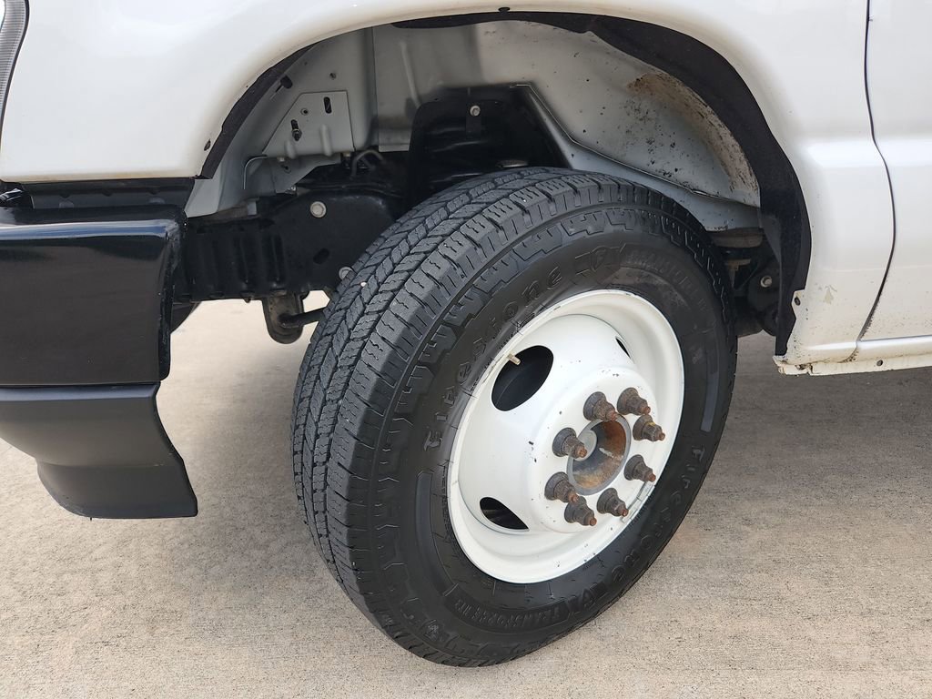 Used 2024 Ford E-350 and Econoline 350 Super Duty w/ Driver's Safety Package image 32