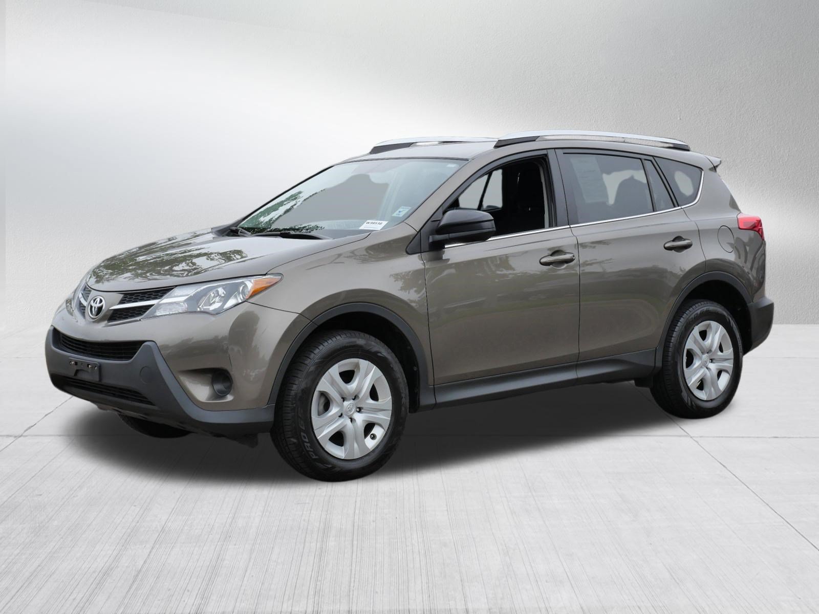Used 2015 Toyota RAV4 LE AWD/4WD image 3