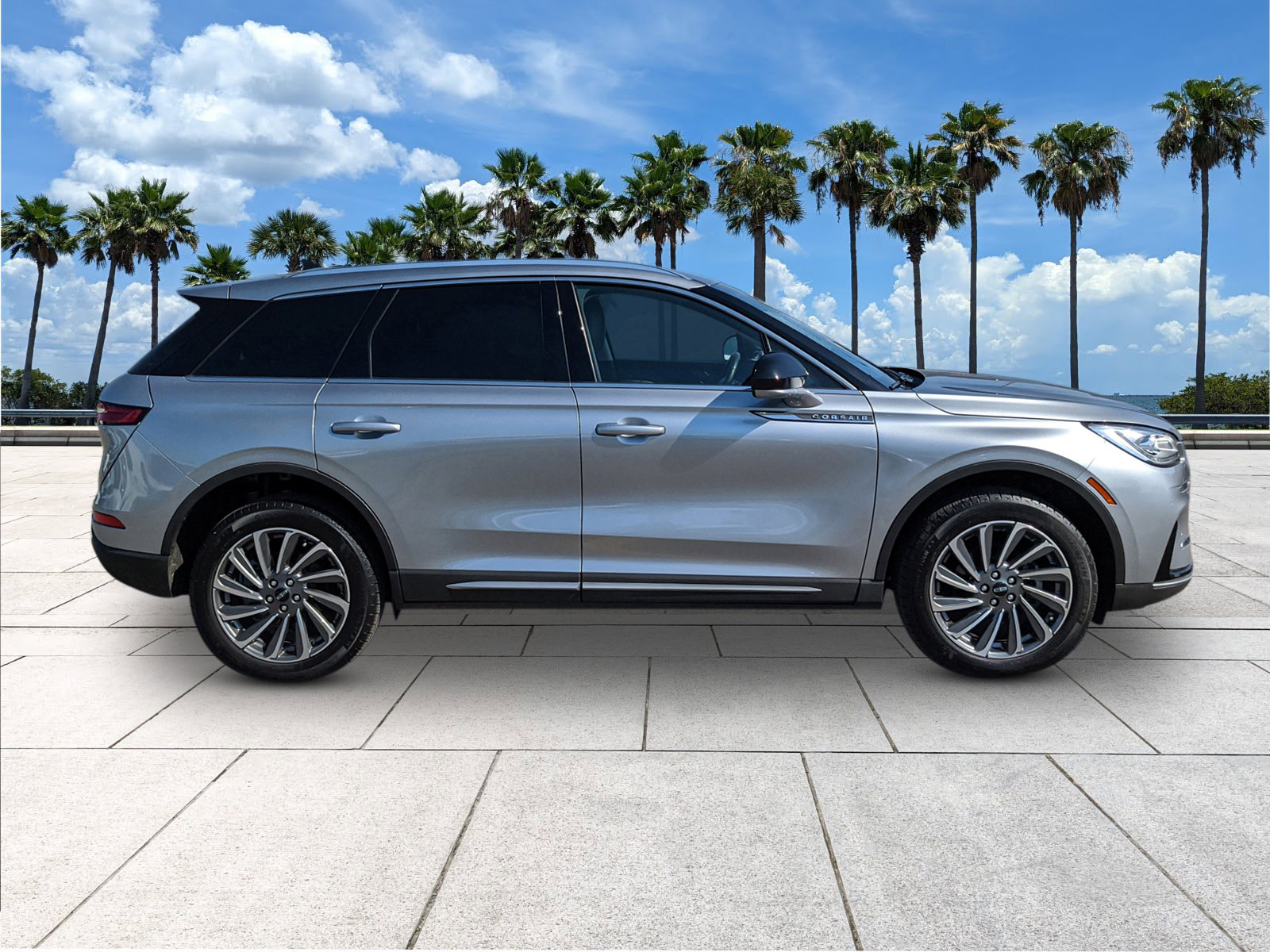 Used 2024 Lincoln Corsair Reserve image 9