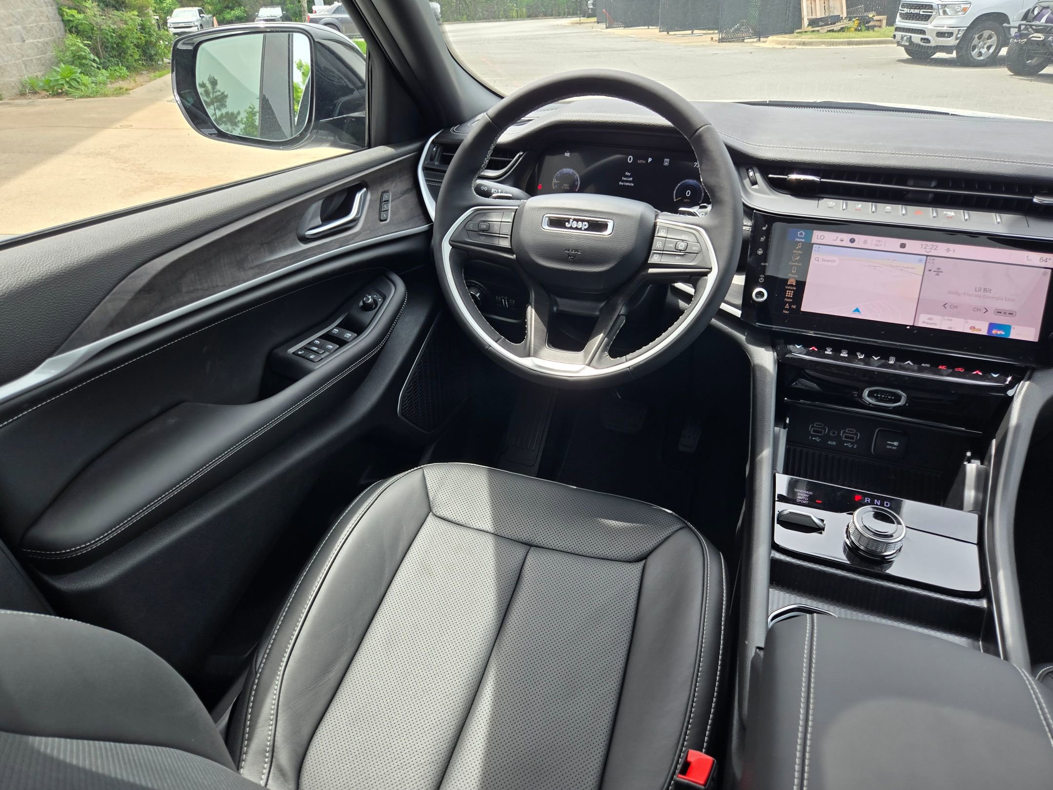 New 2026 Jeep Grand Cherokee Limited AWD/4WD image 9