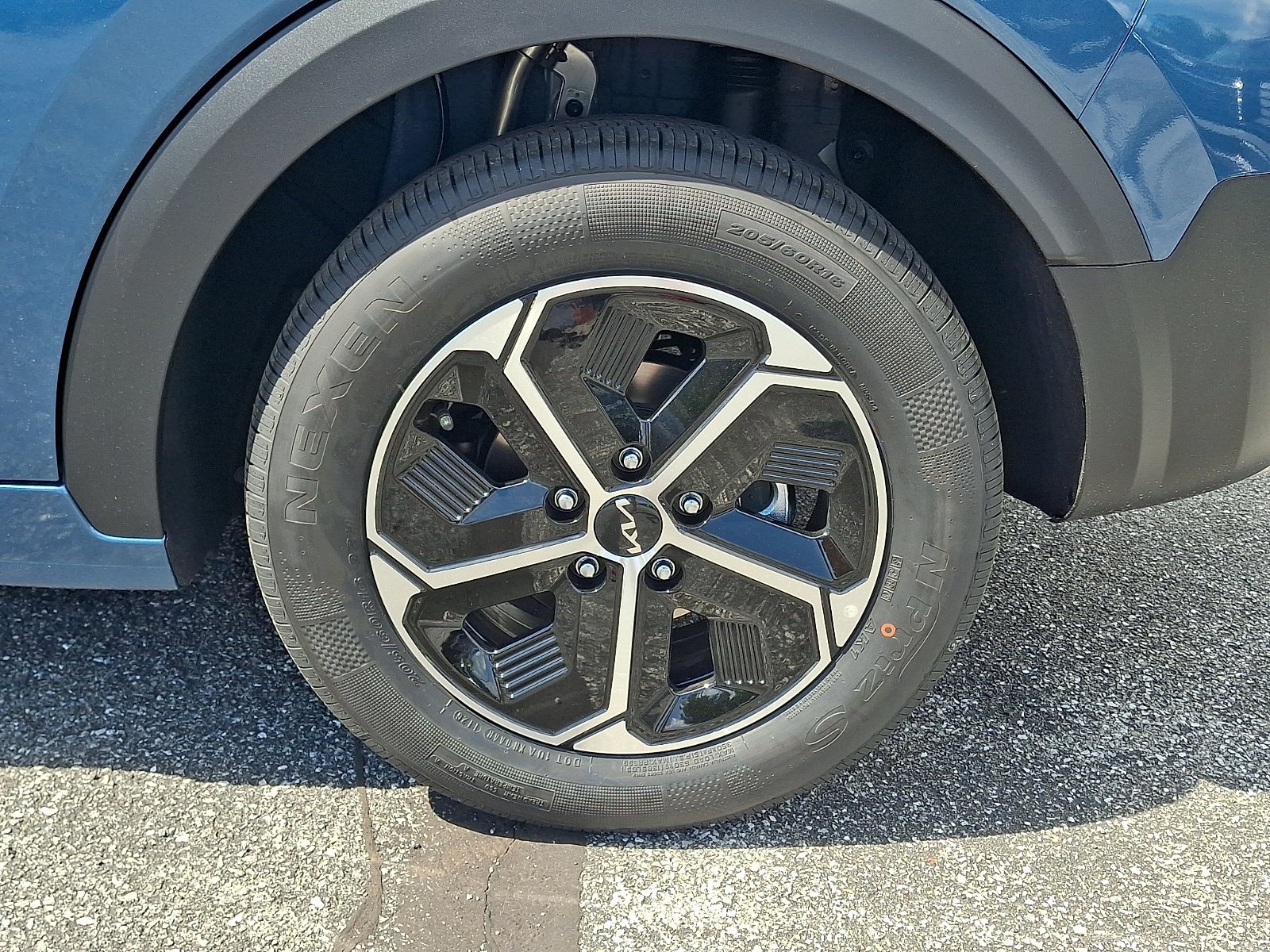 New 2026 Kia Niro EX FWD image 5