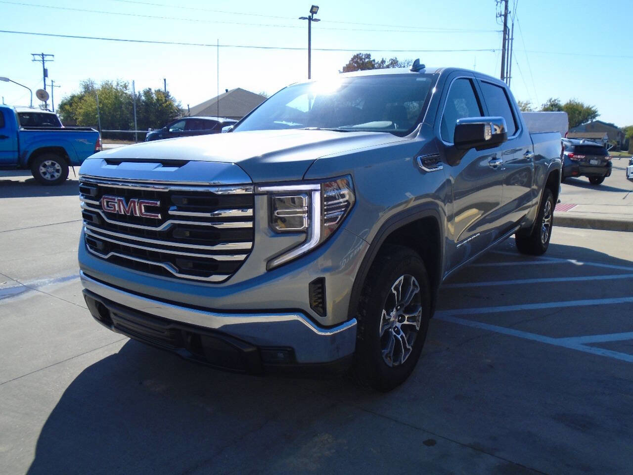 Used 2025 GMC Sierra 1500 SLT image 3