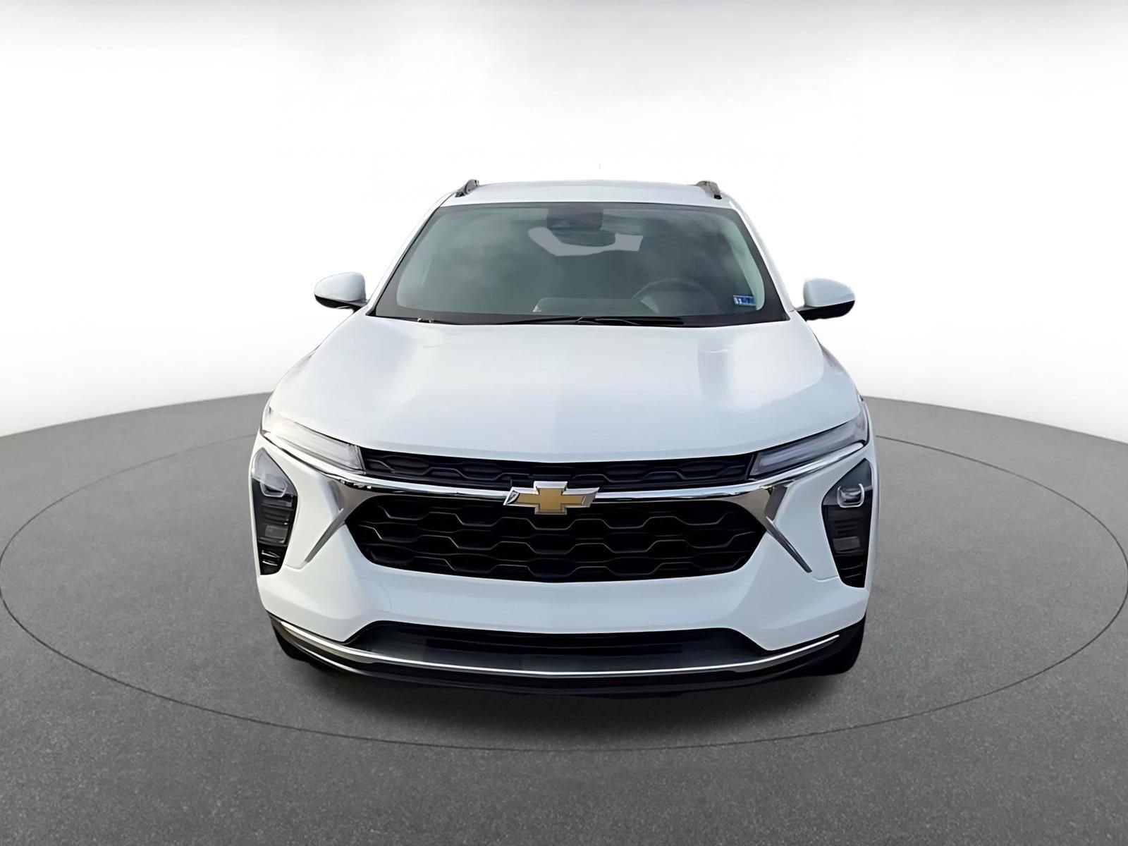 Used 2025 Chevrolet Trax LT image 4