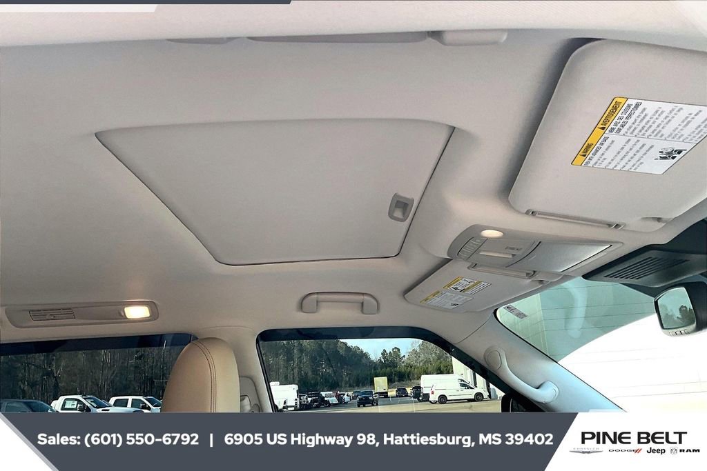 Used 2024 Nissan Armada SL w/ Captain's Chairs Package image 16