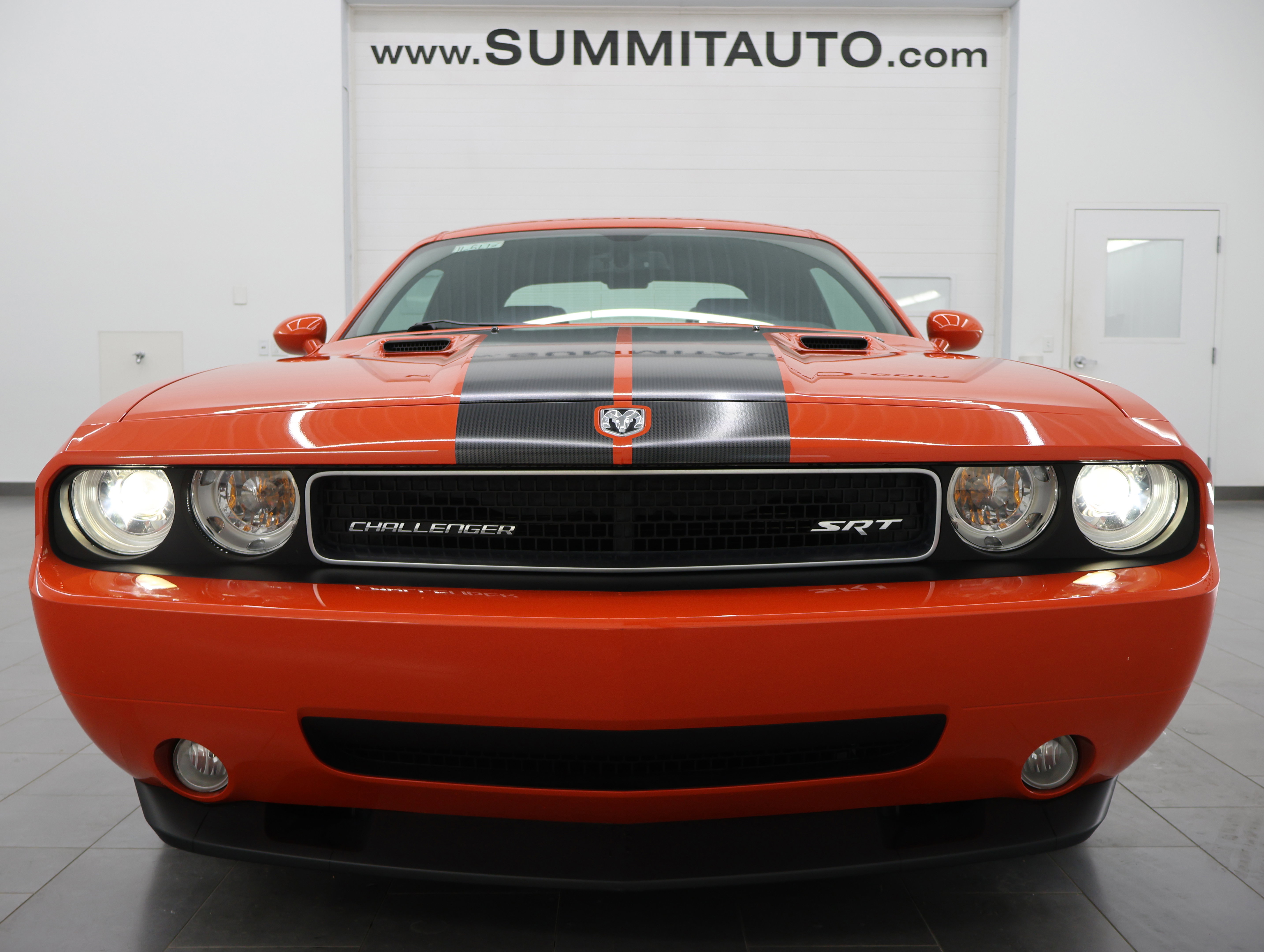 Used 2009 Dodge Challenger SRT8 w/ SRT Option Group II RWD image 21