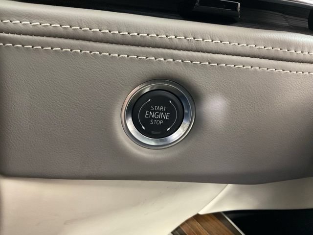 Certified 2025 Cadillac Escalade ESV Premium Luxury Platinum AWD/4WD image 21