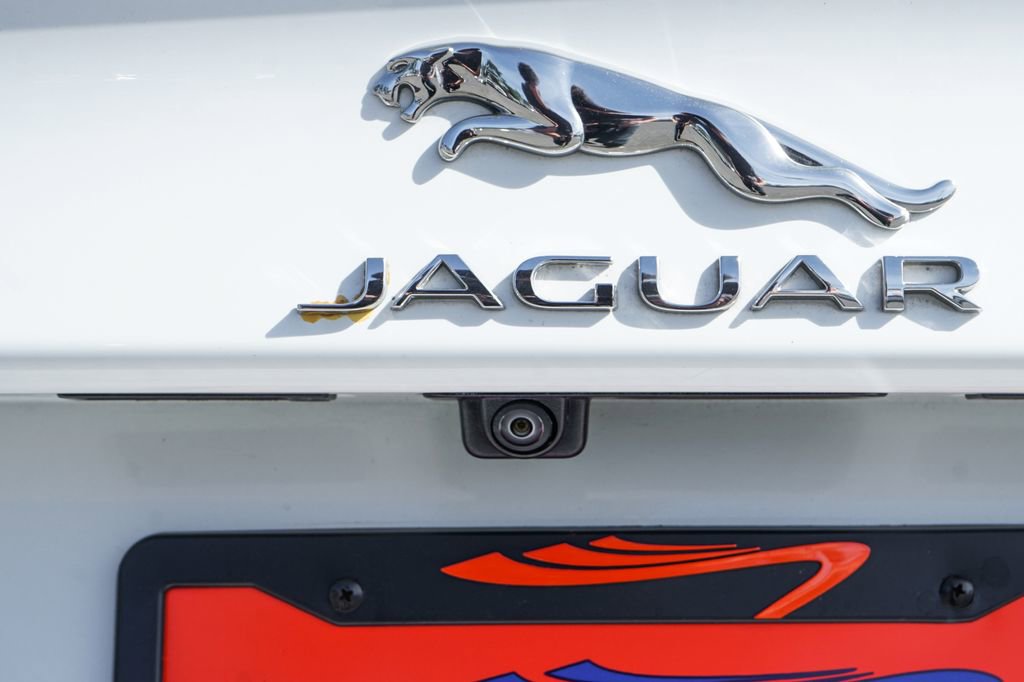 Used 2017 Jaguar XE image 44