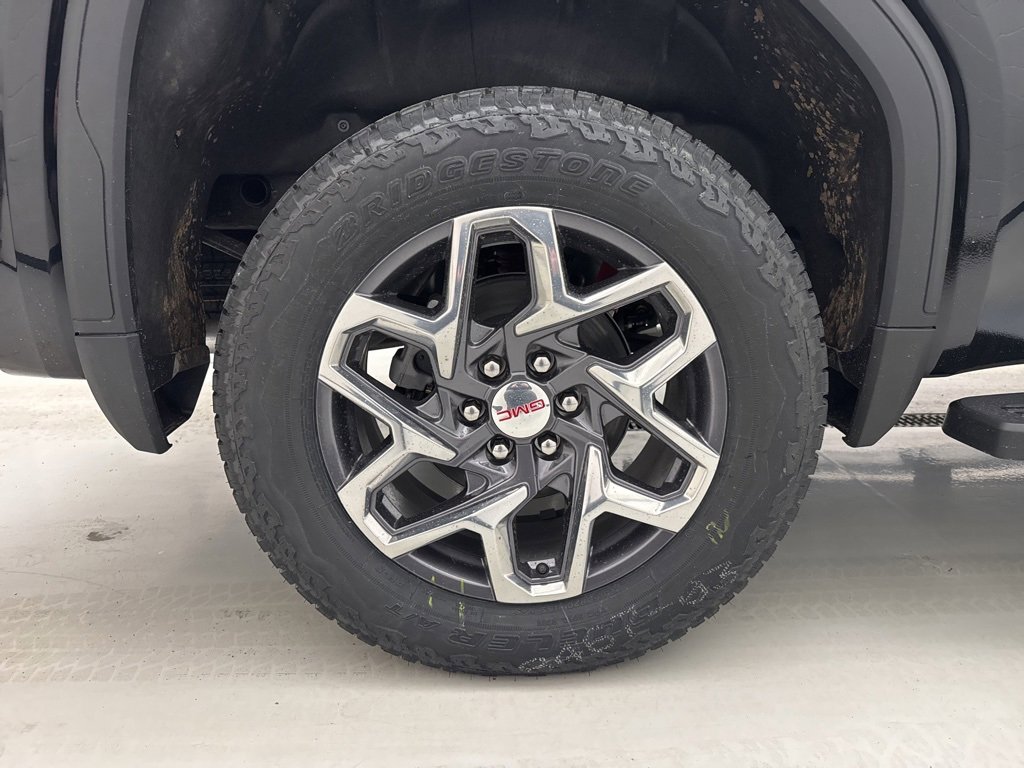 New 2026 GMC Sierra 1500 SLT image 9