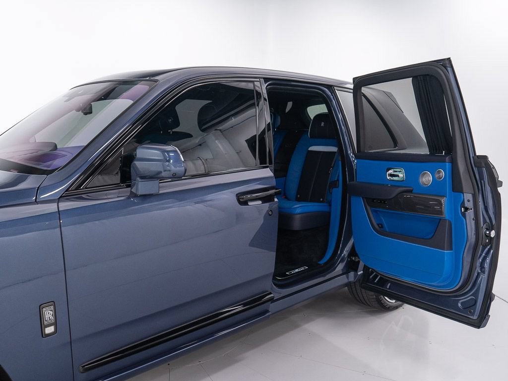 Certified 2025 Rolls-Royce Cullinan Black Badge AWD/4WD image 21