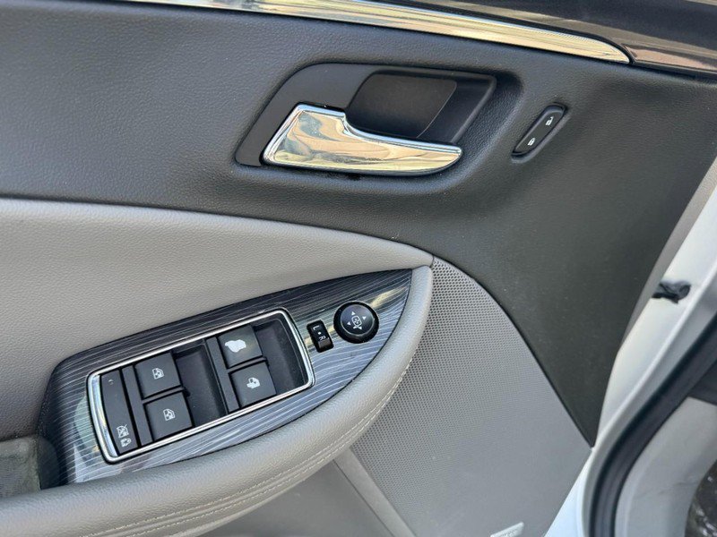 Used 2018 Chevrolet Impala Premier FWD image 15