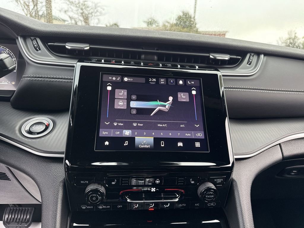 New 2025 Jeep Grand Cherokee Altitude image 21