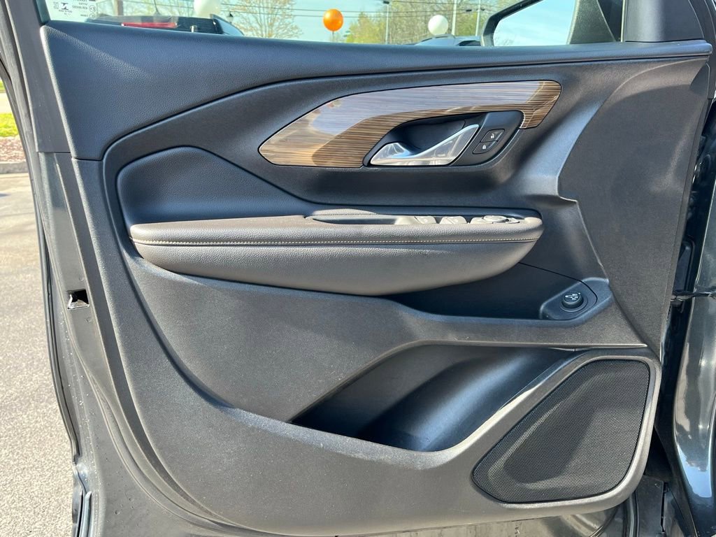 Used 2021 GMC Terrain SLE w/ Driver Convenience Package image 12