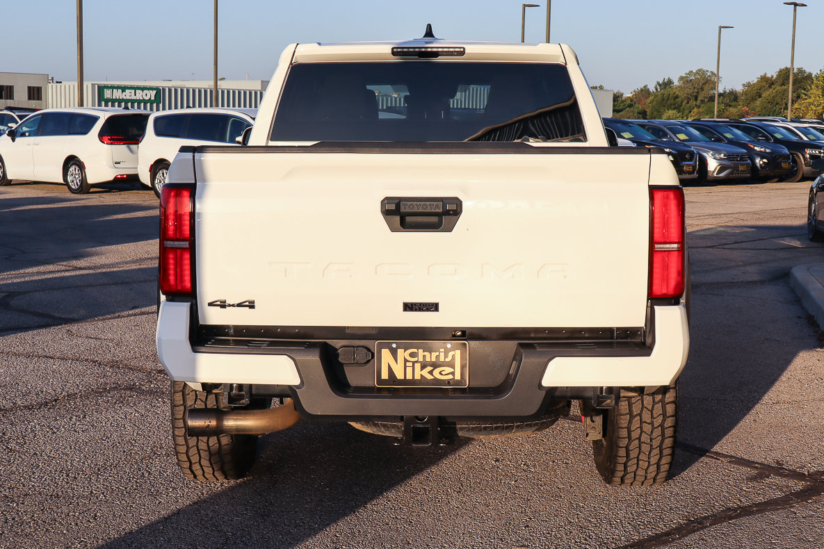 Used 2024 Toyota Tacoma TRD Off-Road image 5
