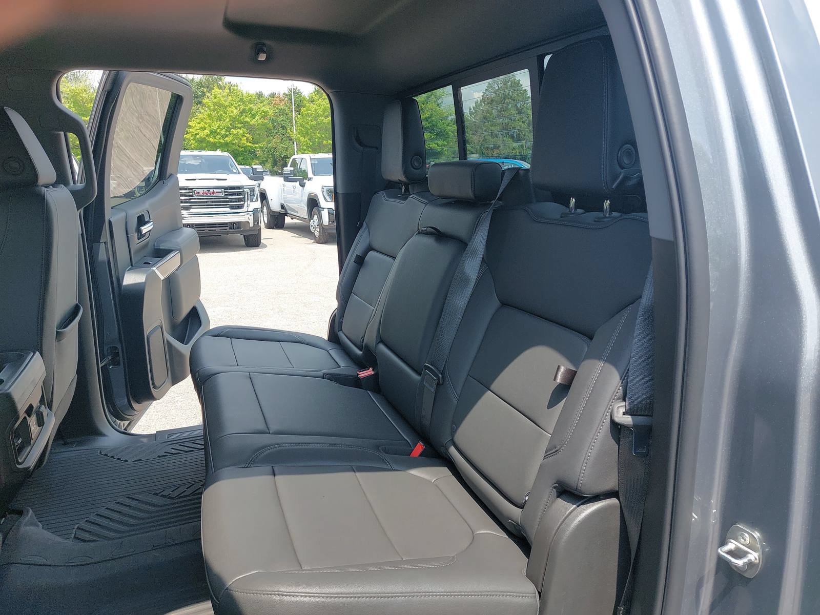 Used 2021 Chevrolet Silverado 1500 LT Trail Boss w/ Convenience Package II AWD/4WD image 15