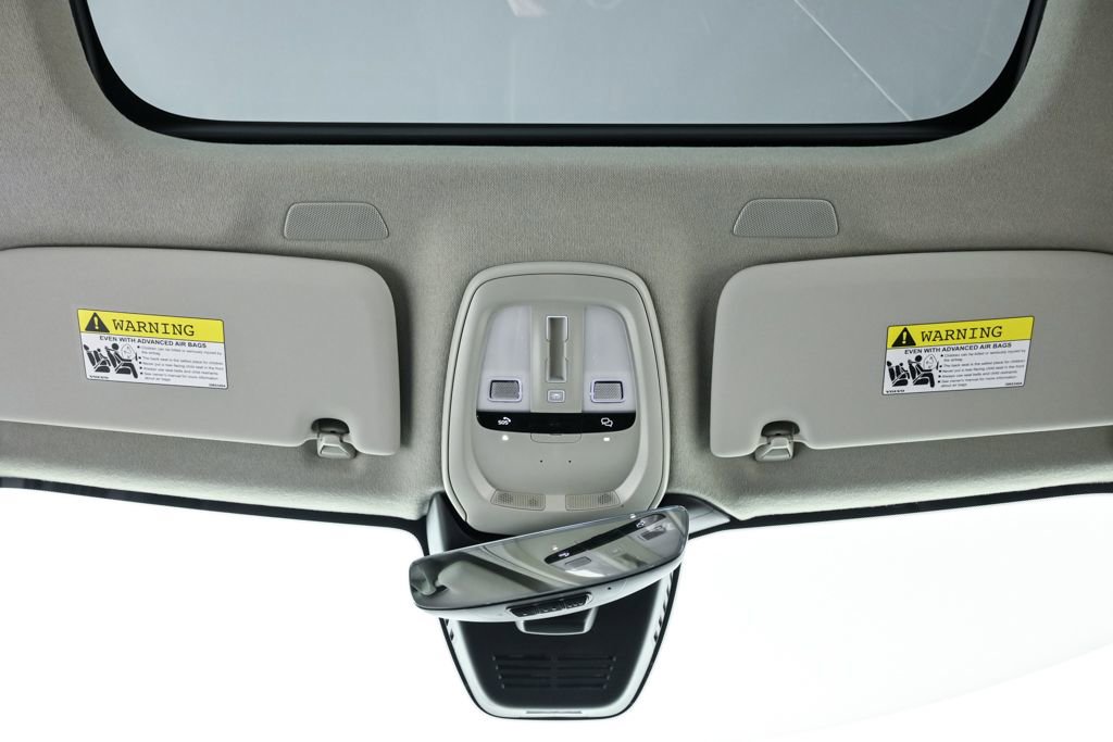 Certified 2023 Volvo XC40 B4 Plus w/ Driver Assist Package image 21