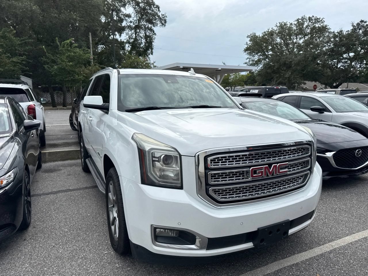 Used 2017 GMC Yukon SLT RWD image 3