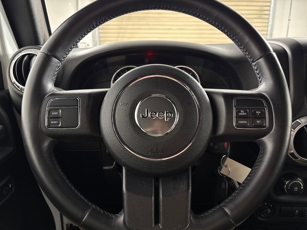 Used 2014 Jeep Wrangler Unlimited Sahara image 13