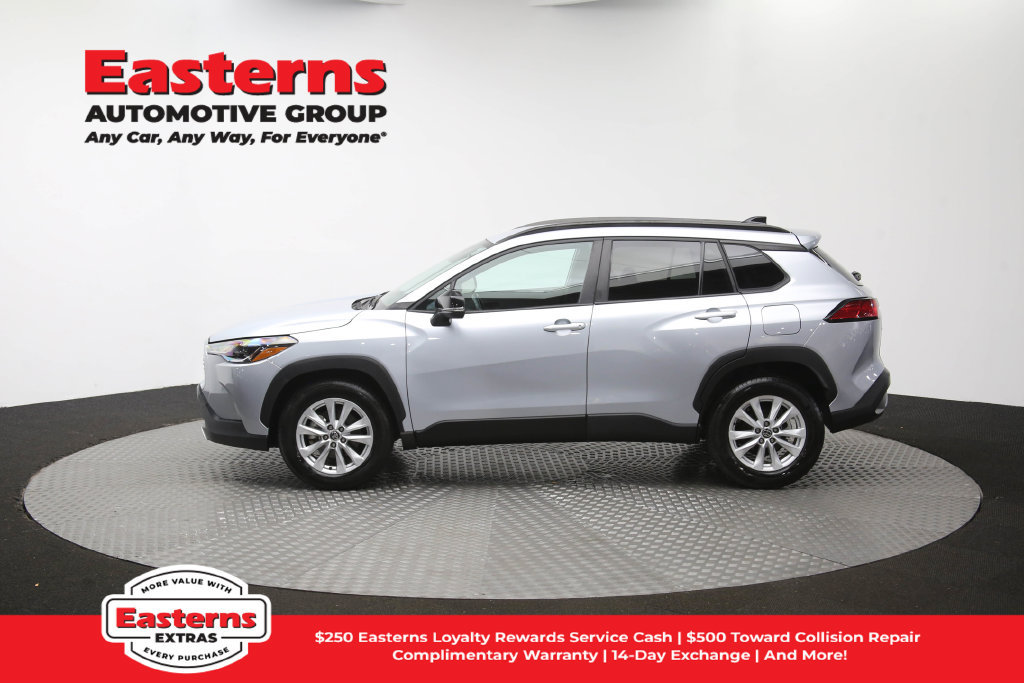 Used 2025 Toyota Corolla Cross LE FWD image 60