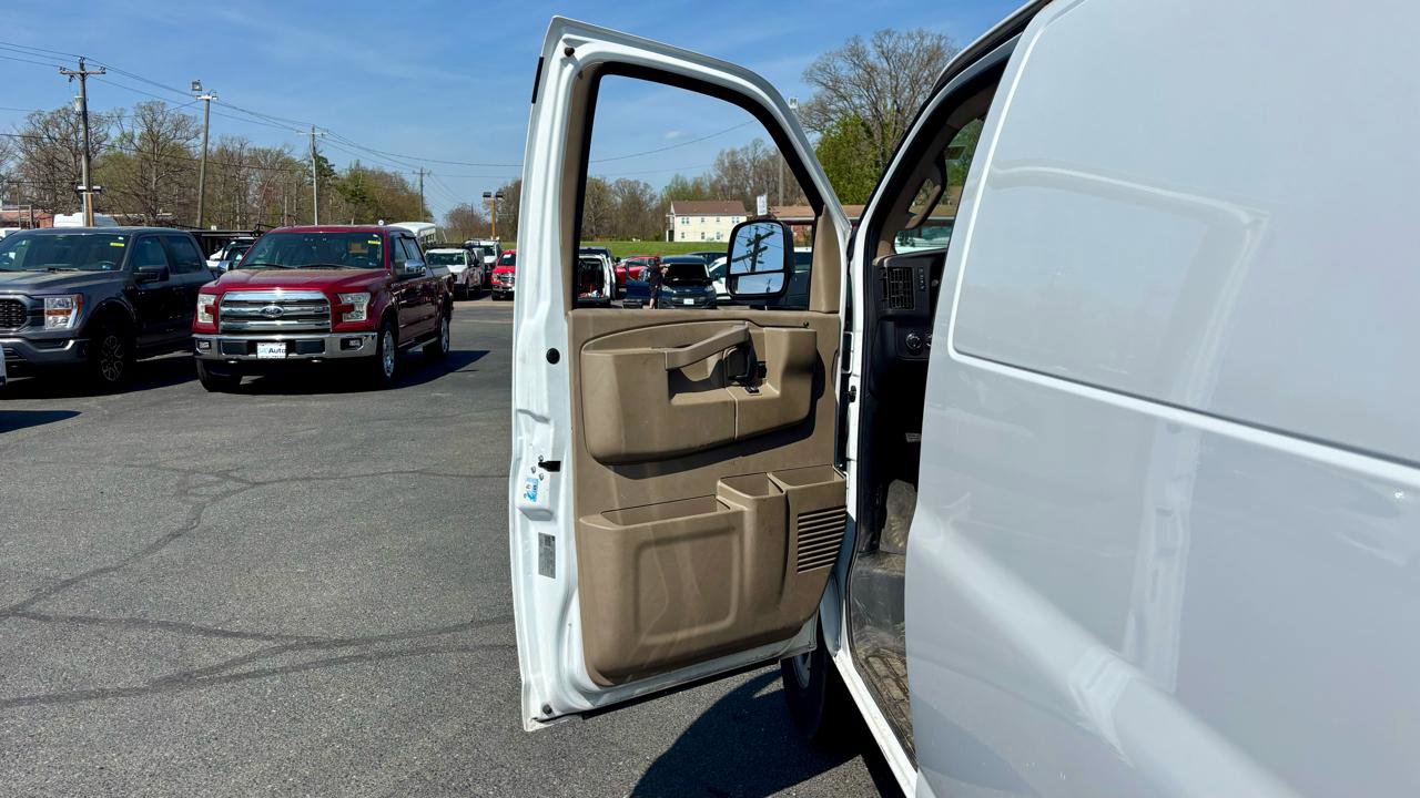 Used 2020 Chevrolet Express 3500 w/ Driver Convenience Package image 12
