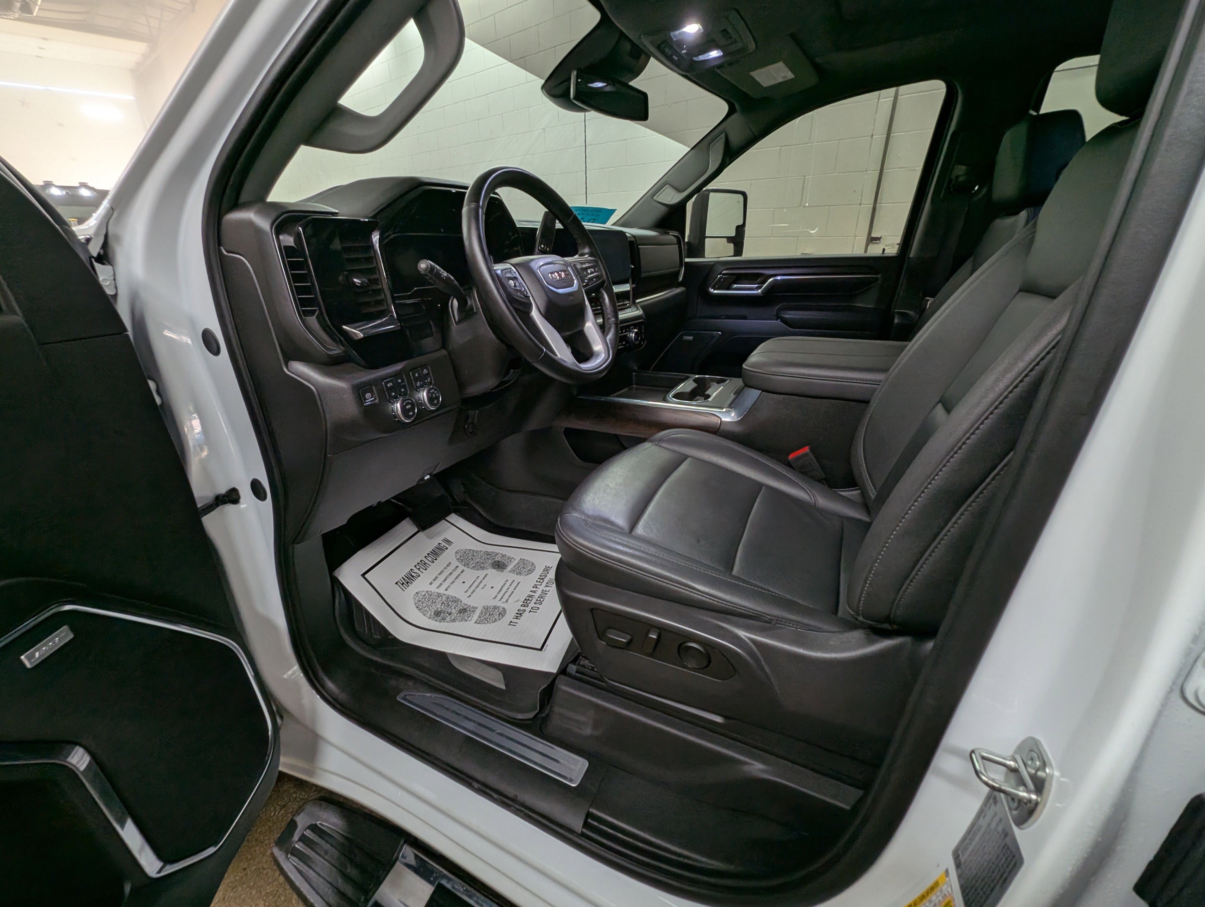 Used 2024 GMC Sierra 2500 SLT w/ SLT Premium Package image 7