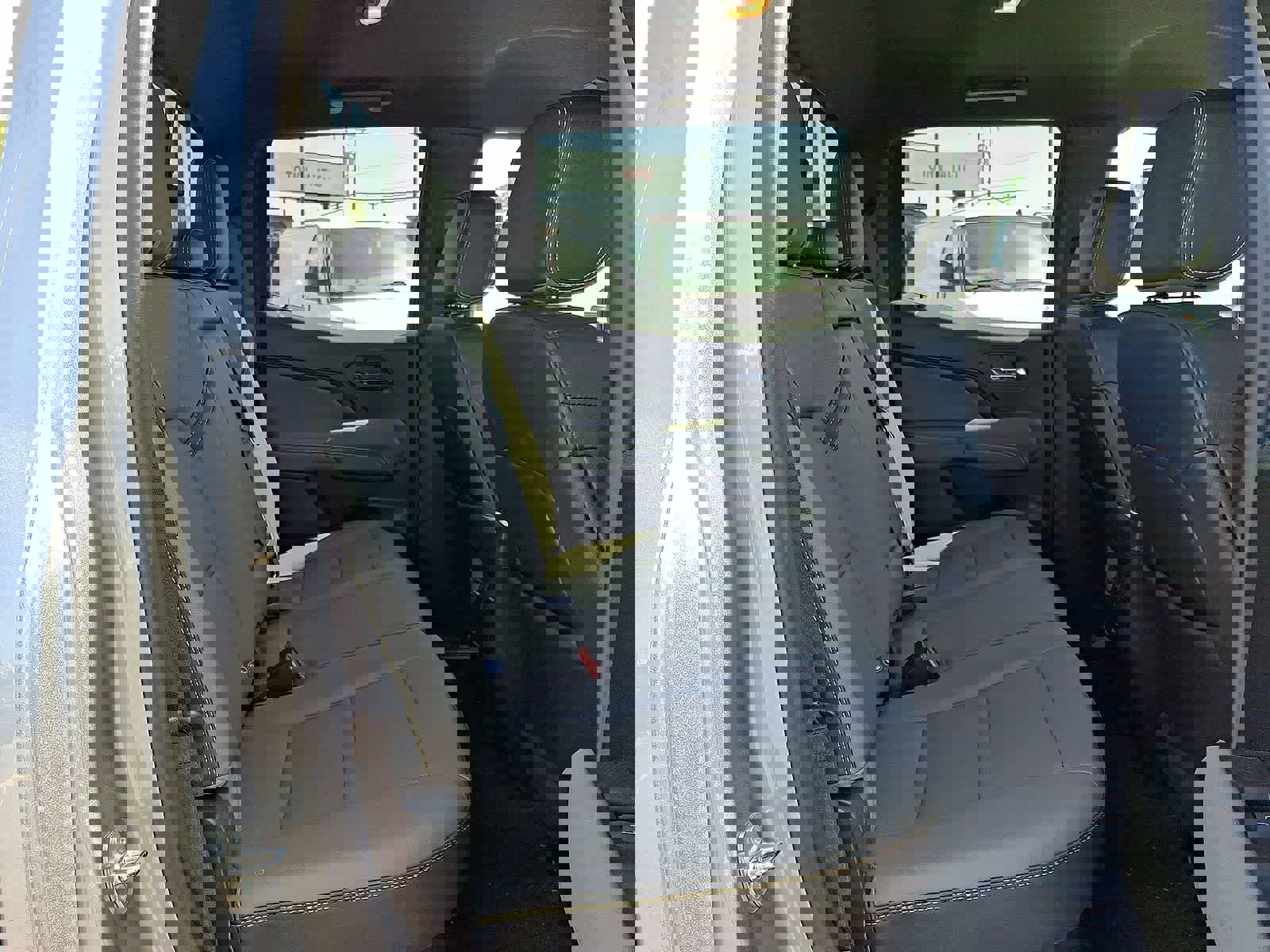 Used 2024 Chevrolet Colorado ZR2 w/ ZR2 Convenience Package III image 32