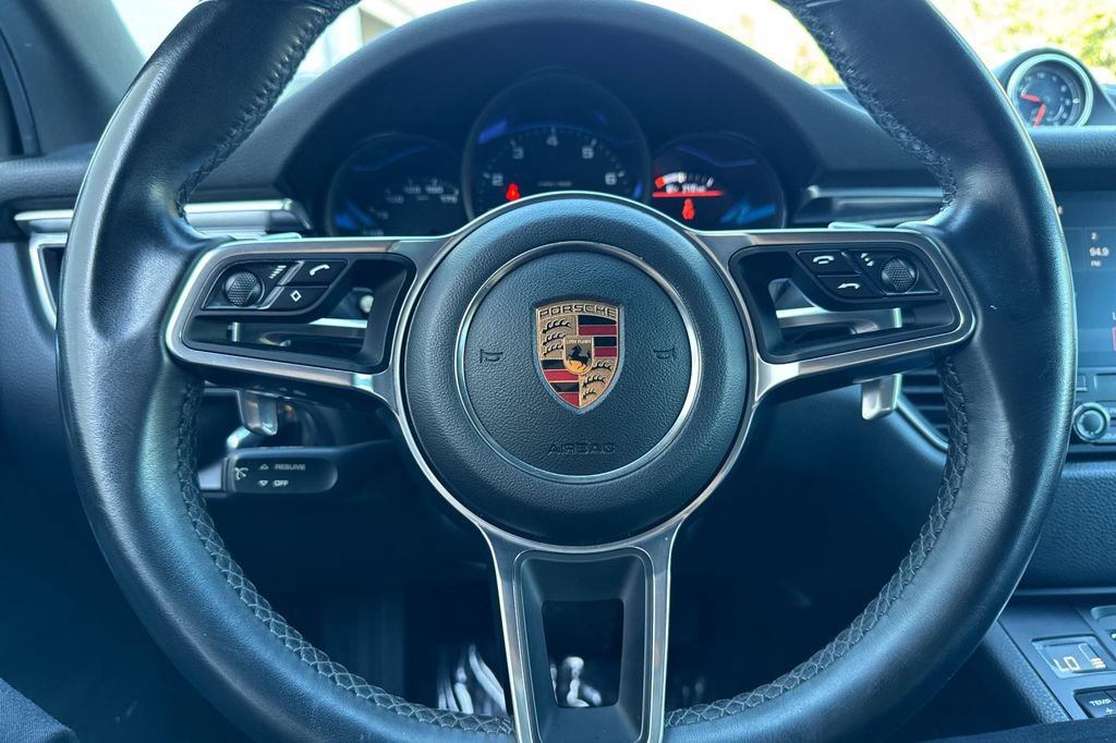 Used 2018 Porsche Macan image 21