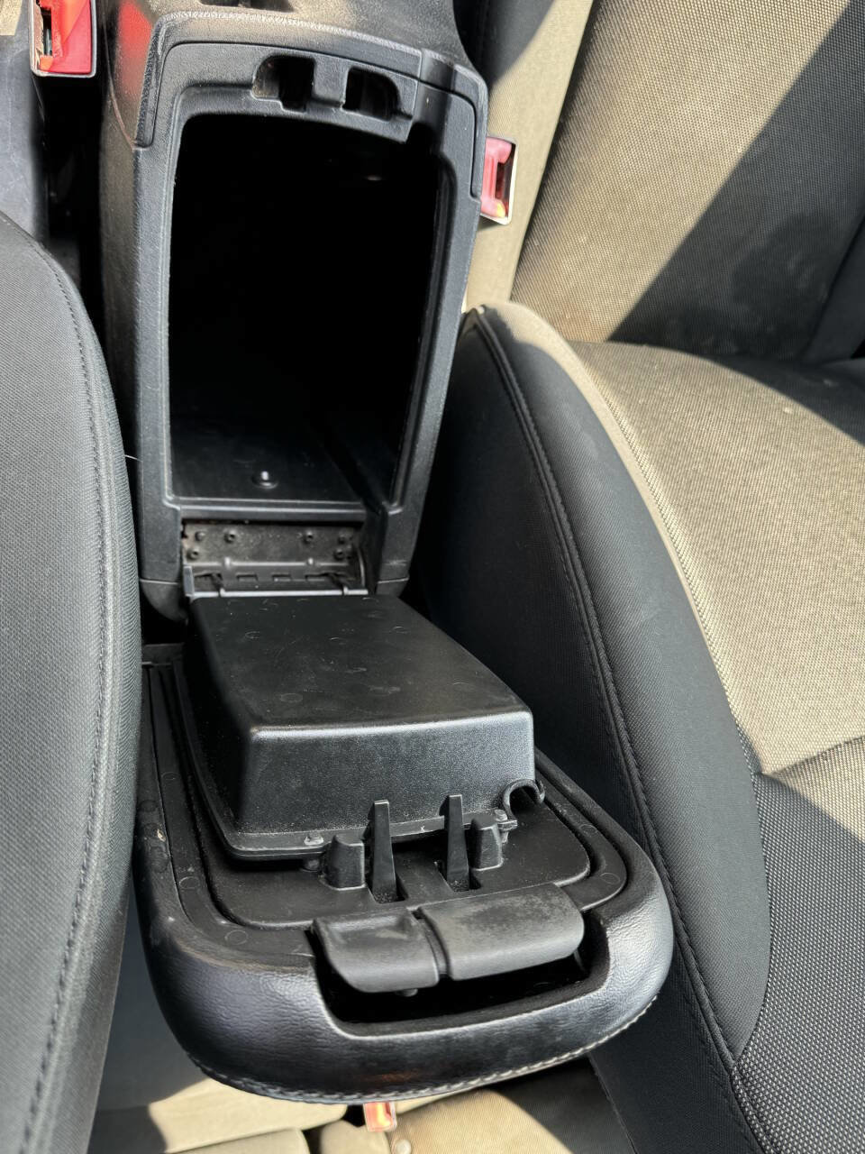 Used 2011 Dodge Avenger Express image 17