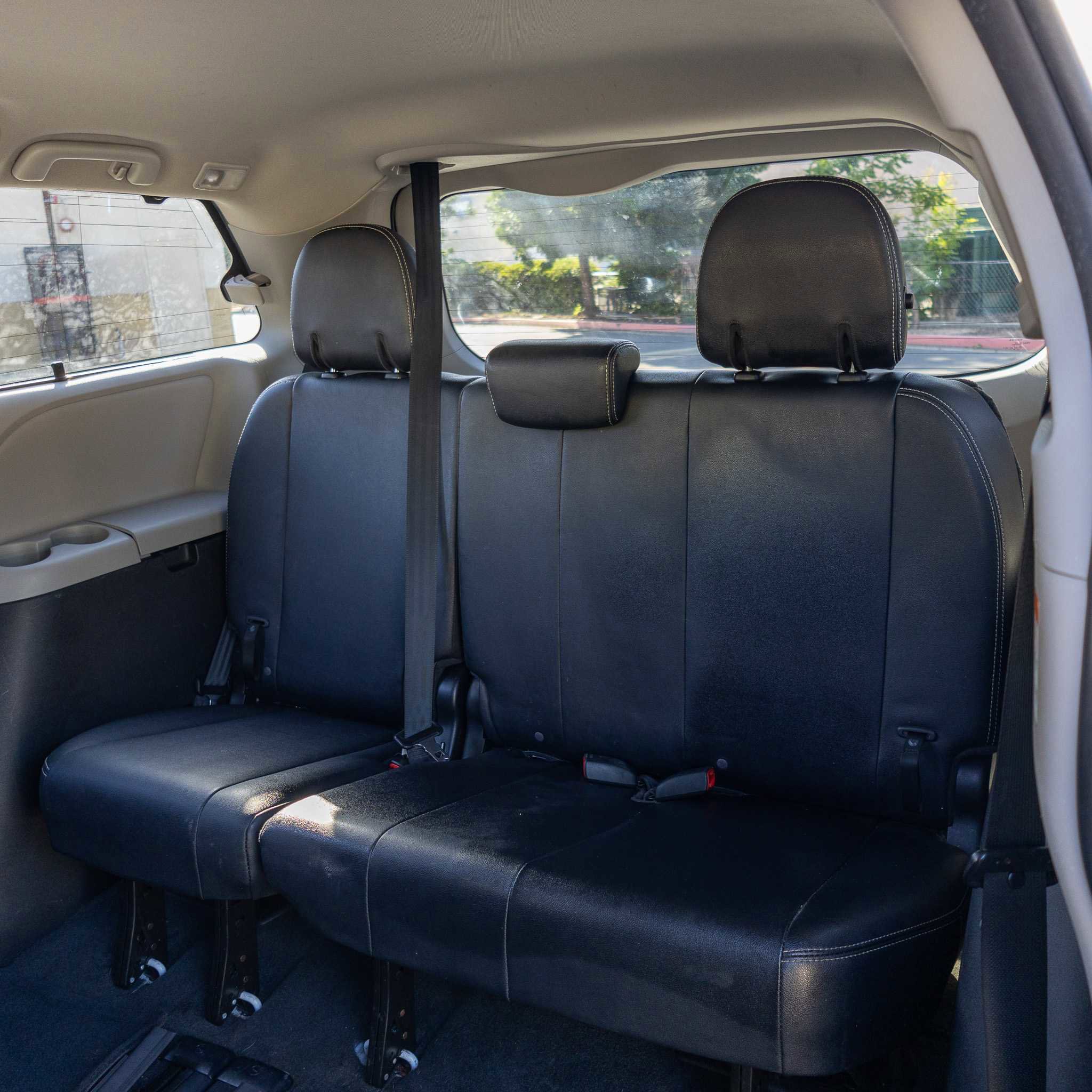 Used 2015 Toyota Sienna SE image 19