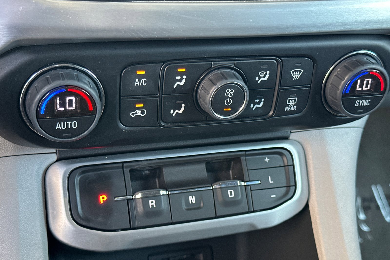 Certified 2023 GMC Acadia SLT image 22