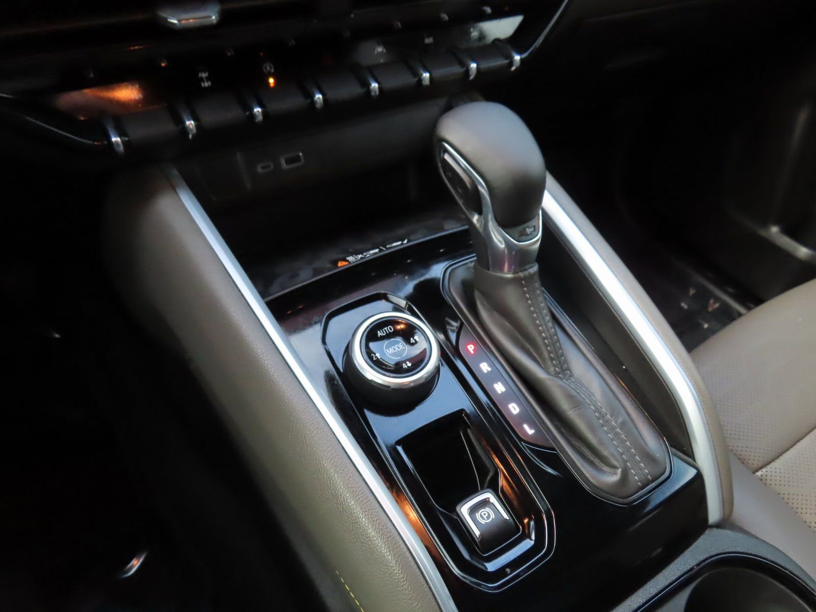 Used 2023 Chevrolet Colorado ZR2 w/ ZR2 Convenience Package III image 32