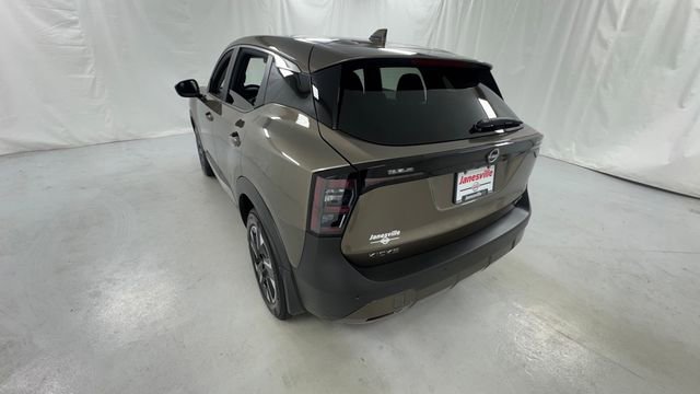 Certified 2025 Nissan Kicks SV image 5