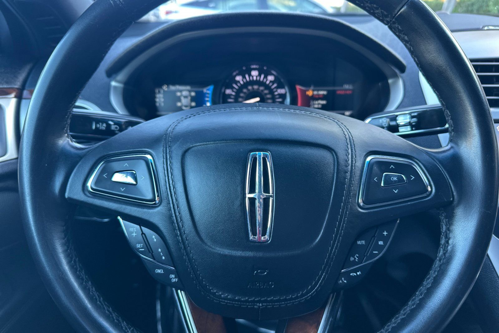 Used 2020 Lincoln MKZ Reserve image 22