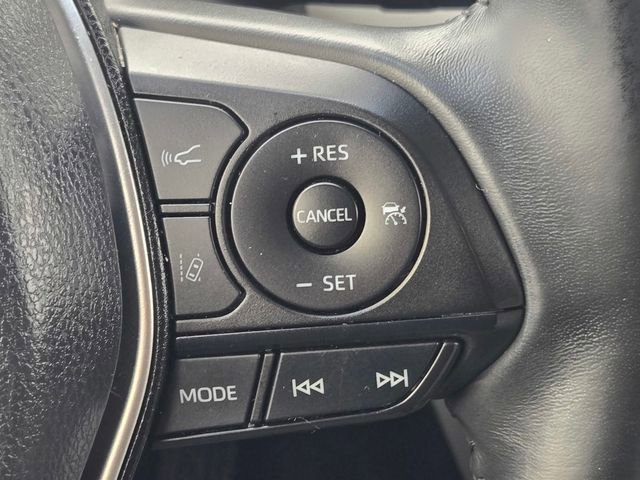 Used 2022 Toyota Venza LE image 25