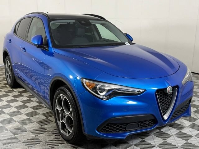 Used 2018 Alfa Romeo Stelvio Sport w/ Quick Order Package 22J Sport AWD/4WD image 11