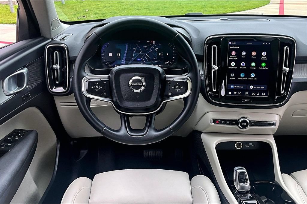 Certified 2026 Volvo XC40 B5 Plus AWD/4WD image 7