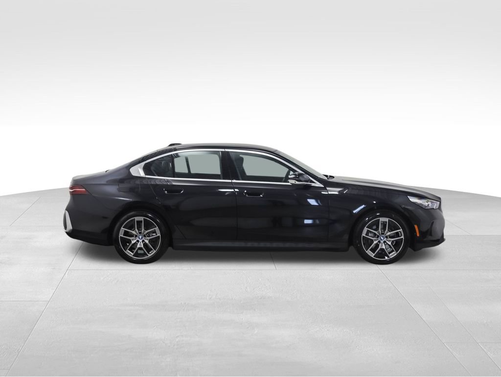 Used 2025 BMW i5 xDrive40 w/ Premium Package image 6