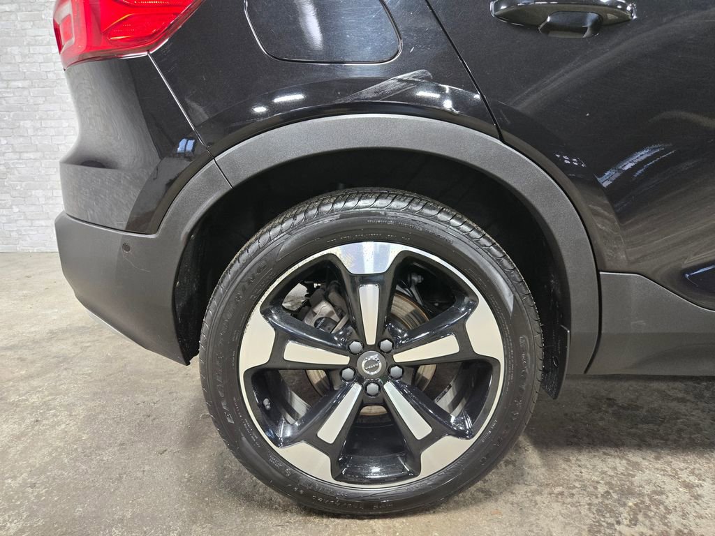 Used 2019 Volvo XC40 T5 Momentum image 60