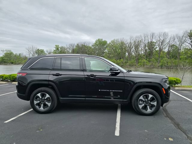 Used 2022 Jeep Grand Cherokee Limited 4xe w/ Luxury Tech Group II AWD/4WD image 4