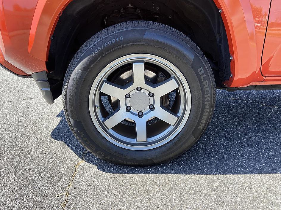 Used 2018 Toyota Tacoma SR5 RWD image 8