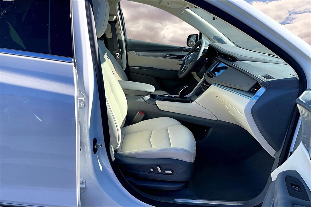 Certified 2022 Cadillac XT5 Premium Luxury image 29