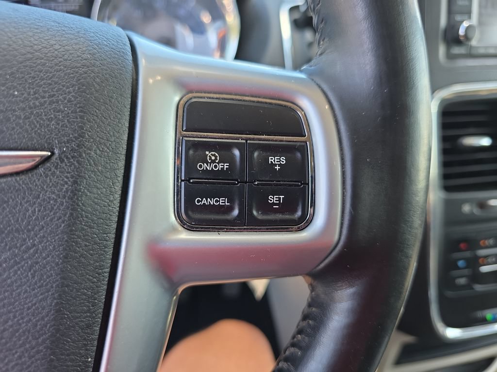 Used 2011 Chrysler Town & Country Touring FWD image 20