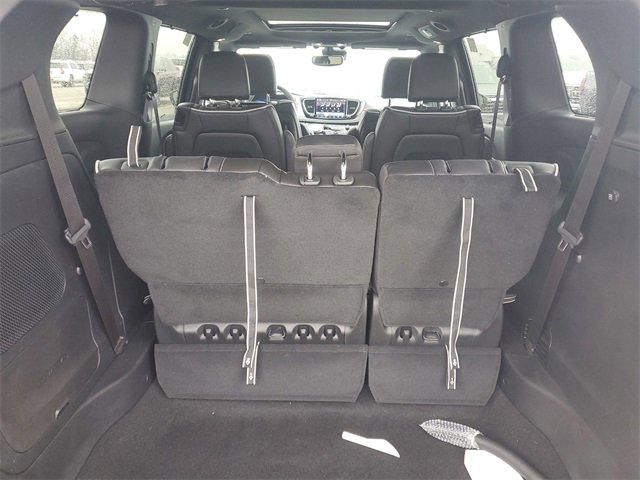 New 2026 Chrysler Pacifica Limited w/ Uconnect Theater Family Group image 8