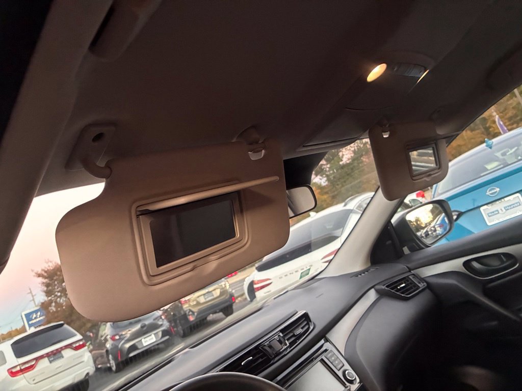 Used 2021 Nissan Rogue Sport S AWD/4WD image 43