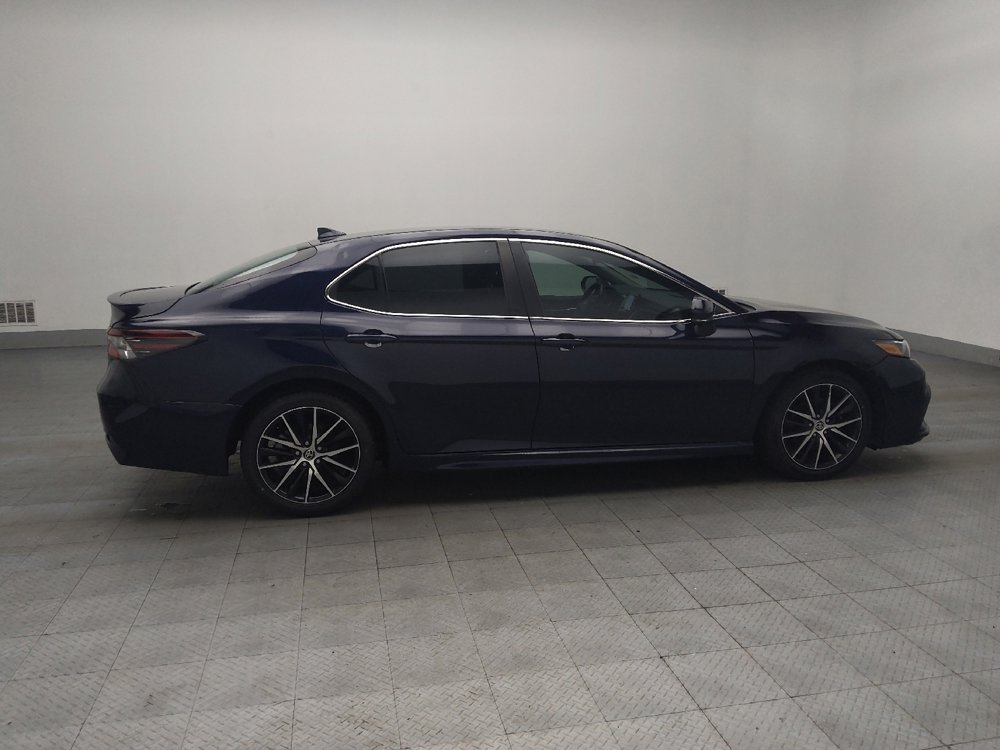 Used 2022 Toyota Camry SE image 10
