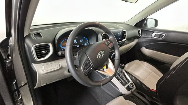 Certified 2023 Hyundai Venue SEL FWD image 13